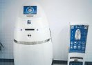 Chiny prezentują robota przeciw zamieszkom , który będzie patrolował publiczne miejsca.
